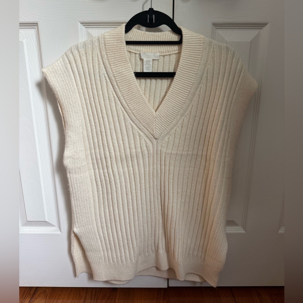H&M Sweater vest sleeveless cream sweater